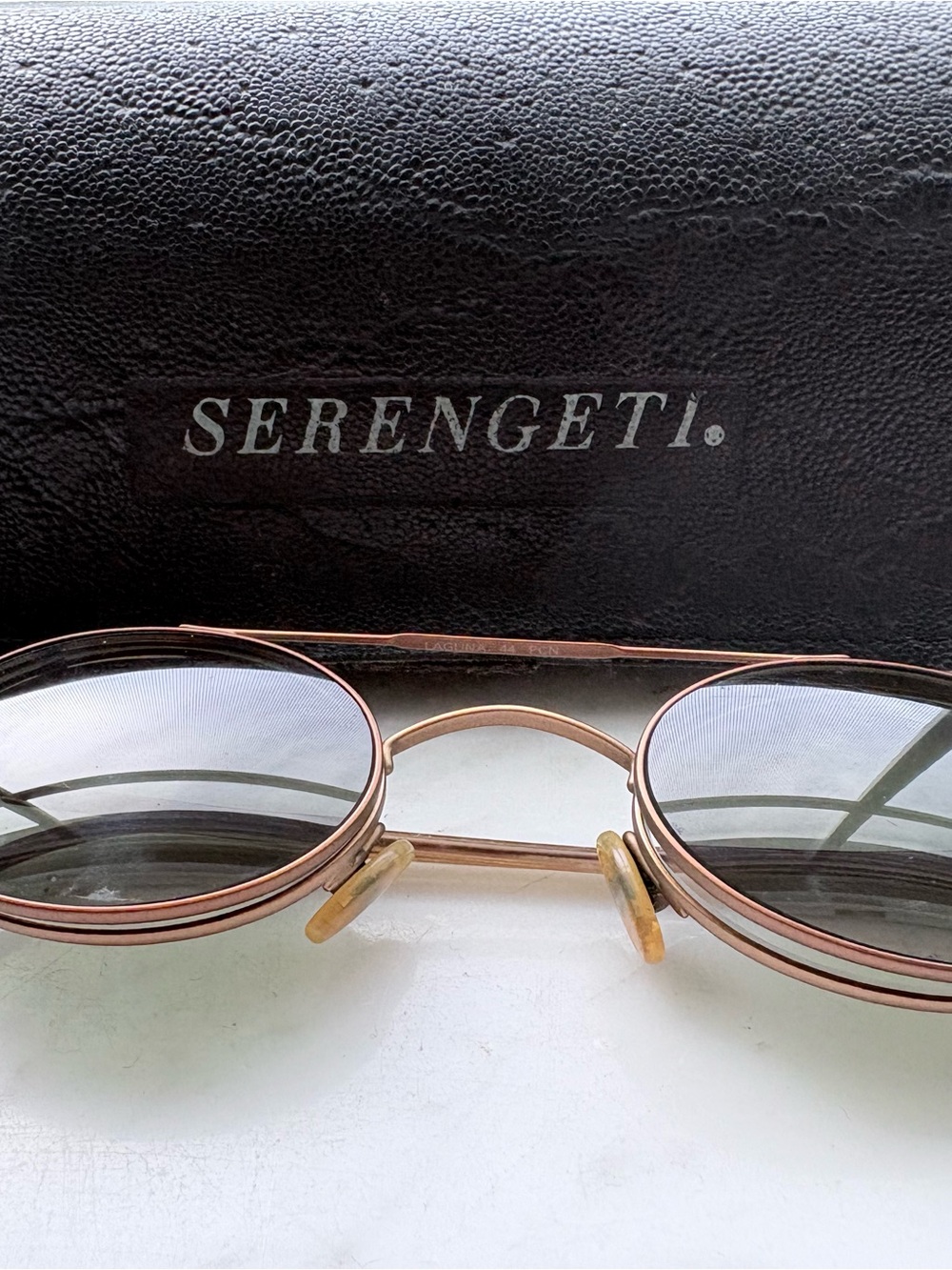 Vintage Serengeti Laguna 44 PCN Oval Sunglasses Clip-On + Case
